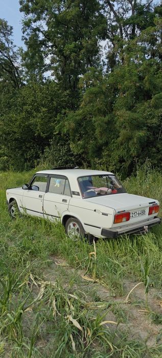 Автомобіль Ваз 2105