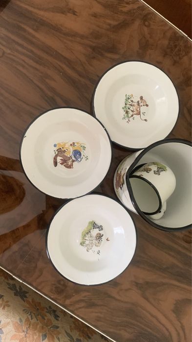 Набір посуду емальваного