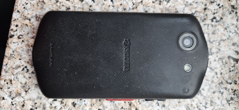 Смартфон Kyocera-E6560