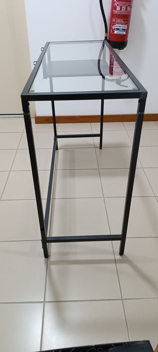Secretaria de metal com base em vidro