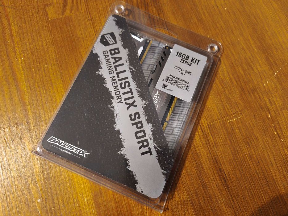 Crucial Ballistix Sport LT DDR4-3000 16 GB (2x8GB) BLS2K8G4D30AESBK