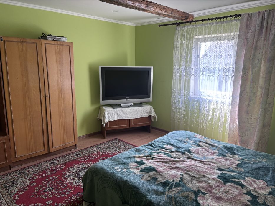 Продаж будинку в селі Рогізно з власним ставком - View 2