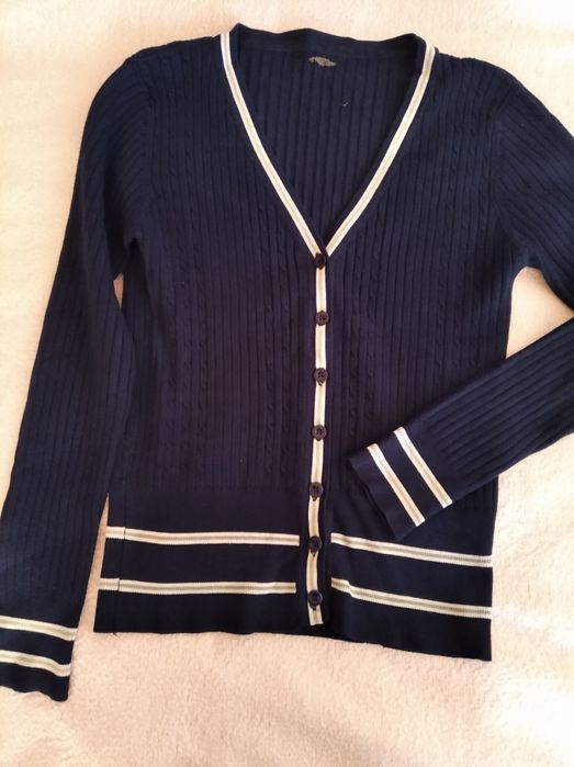 Продам кофточку40р