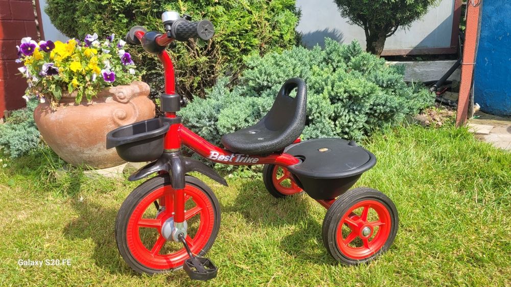 Дитячий трьохколісний велосипед