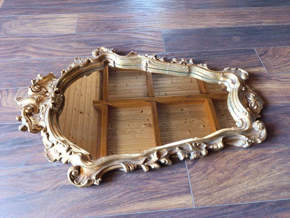 Lustro rokoko. Zdobiona rama. Piękny stan.