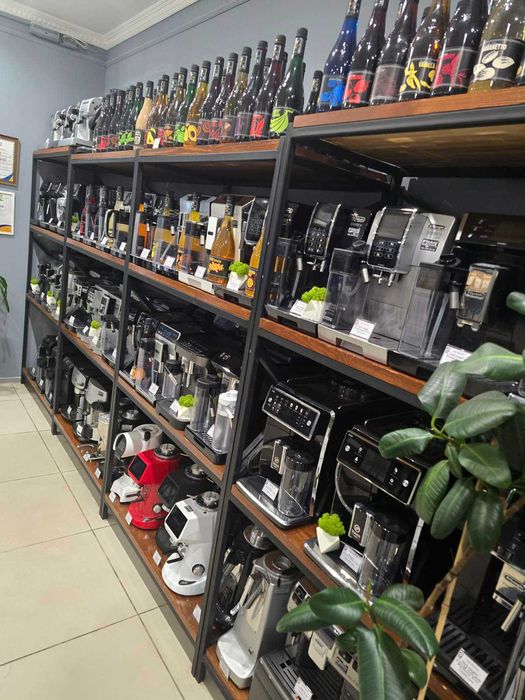 Кофемашины Saeco для офиса и кофеварка Delonghi для дома