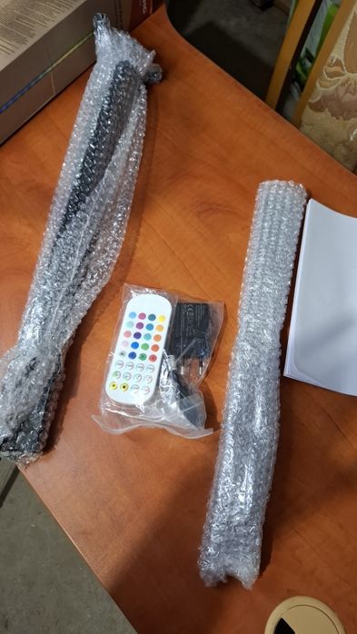 Lampa podłogowa narożna z czujnikiem muzyki RGB LED 6W 140cm + pilot