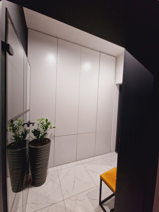 Meble, szafa, szafy na wymiar, zabudowy garderób, wymiana frontów.