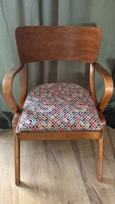 Wyjątkowe krzesła na sprzedaż - 4 sztuki, po renowacji