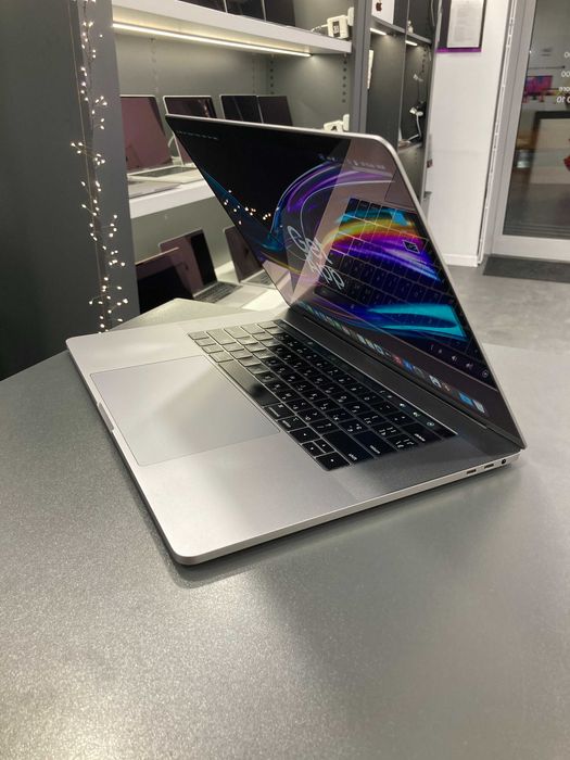 Ноутбук MacBook Pro 15’’ 2018, i7 16 / 256GB + 4GB ГАРАНТІЯ 89300