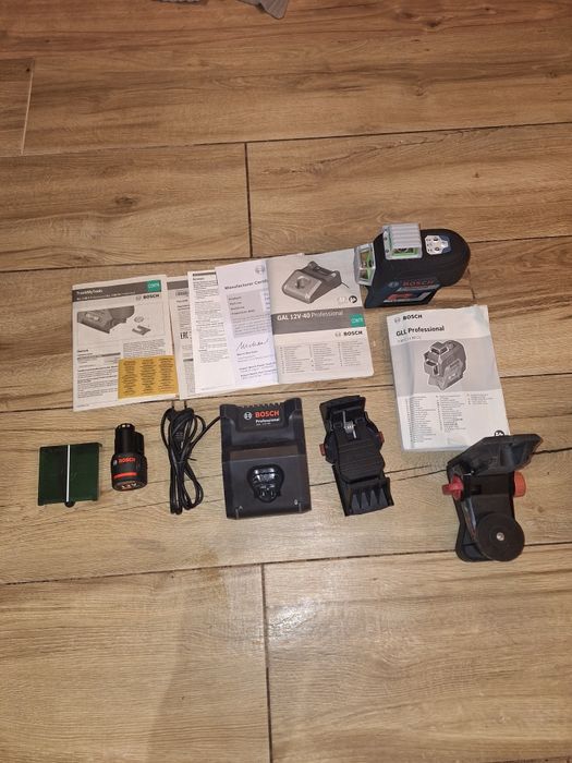 Sprzedam laser krzyzowy z blototh Bosch 360 .modelGll 3x80 cg