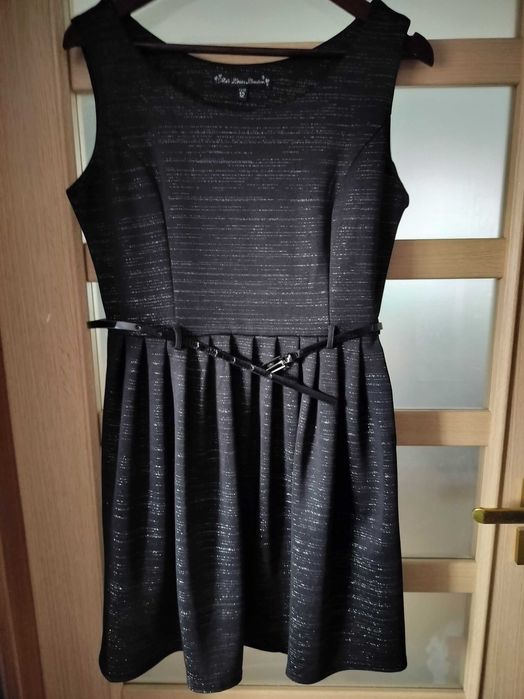 Sukienka mała czarna 38