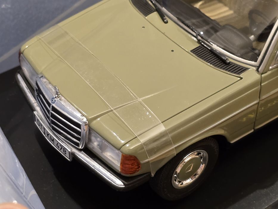 Miniature Revell 1/18 - Mercedes Benz 500SL (101022H) - Argent Métallisé - Occasion