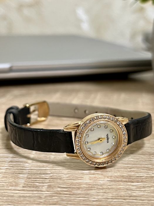 Вінтажний золотий жіночий годинник "Чайка"