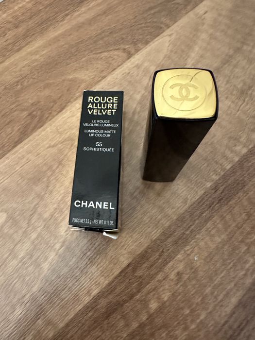 Chanel pomadka Rouge Allure Velvet 55 Sophistiquee