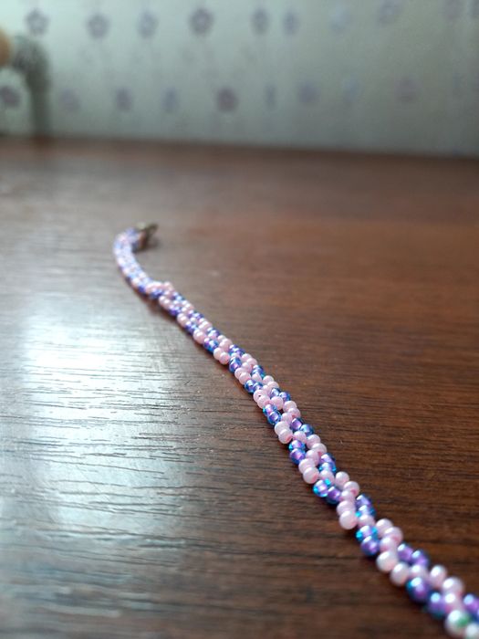 Гарненький браслетик ручної роботи