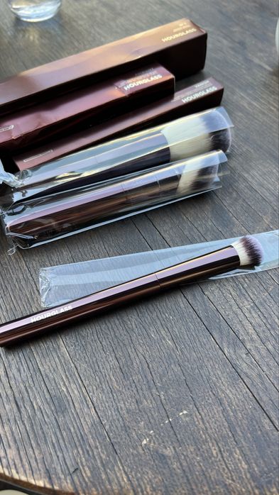 Кисти hourglass, пензли, для пудри, для тональної основи, консилер