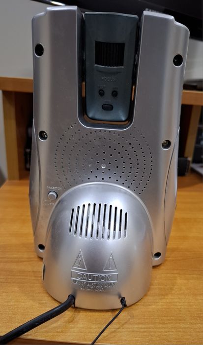 Relógio com projetor de horas e  rádio AM,FM