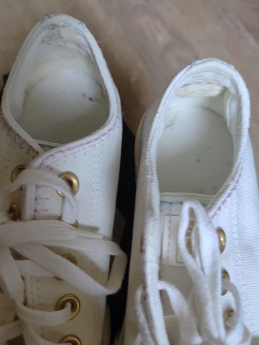 Białe converse na podeszwie all star chuck taylor ox lift