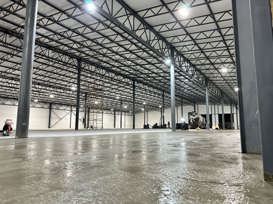 Бригада для влаштування промислових підлог.