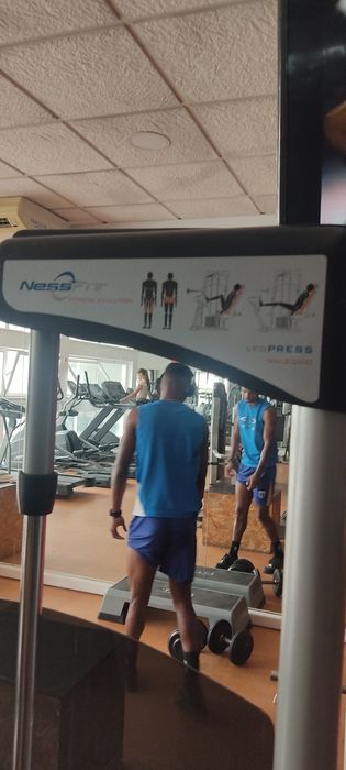 Máquina Musculação Profissionais Prensa de Pernas e de Peito