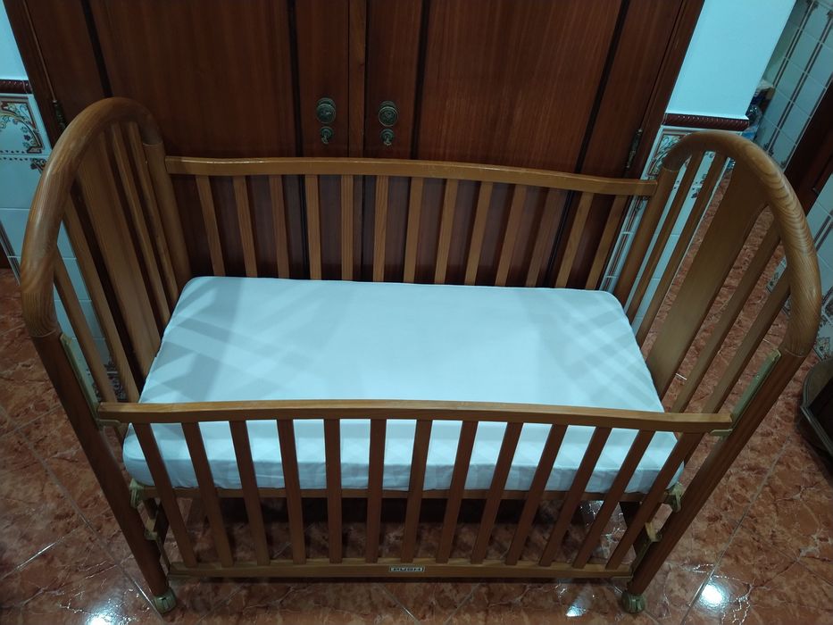 Berço para bebé cama da TRAMA em Madeira maciça casa quarto apartament