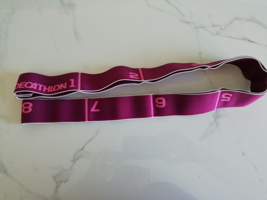 Bola de pilates e banda elástica*