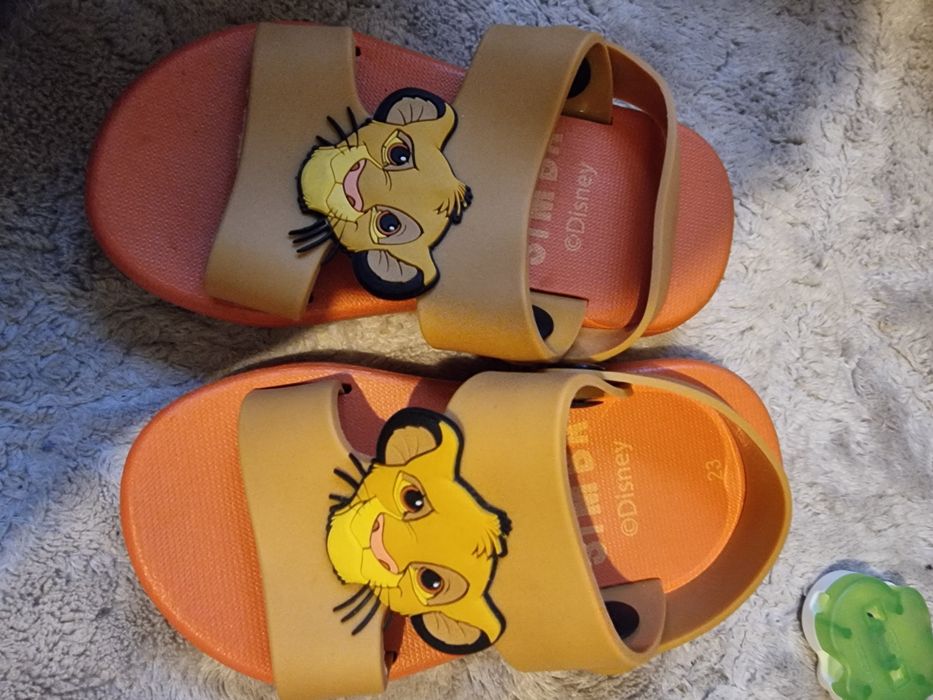 Sandałki dziecięce