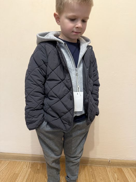 Нова курточка стьобана весняна ZARA 130 8-9 років