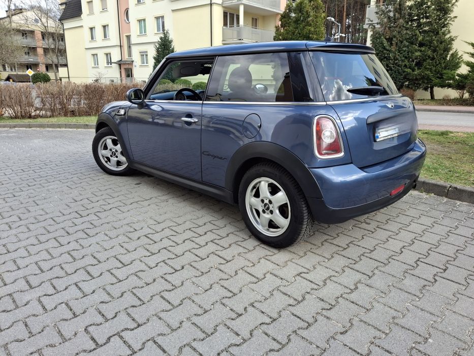 Mini Cooper S-doinwestowane auto.