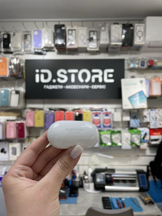 Б/В Бездротові навушники Samsung Galaxy Buds+ SM-R175