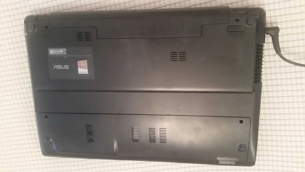 Sprzedam używany laptop Asus Intel Core i3-2328M CPU 2,2 GHz