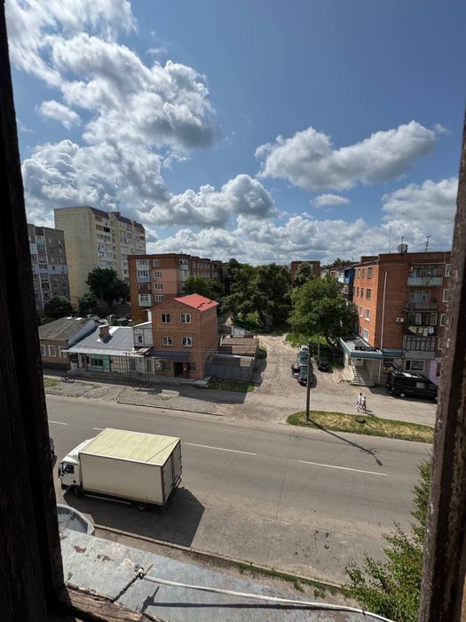 3 кімнатна квартира в центрі індивідуальне 5 поверх