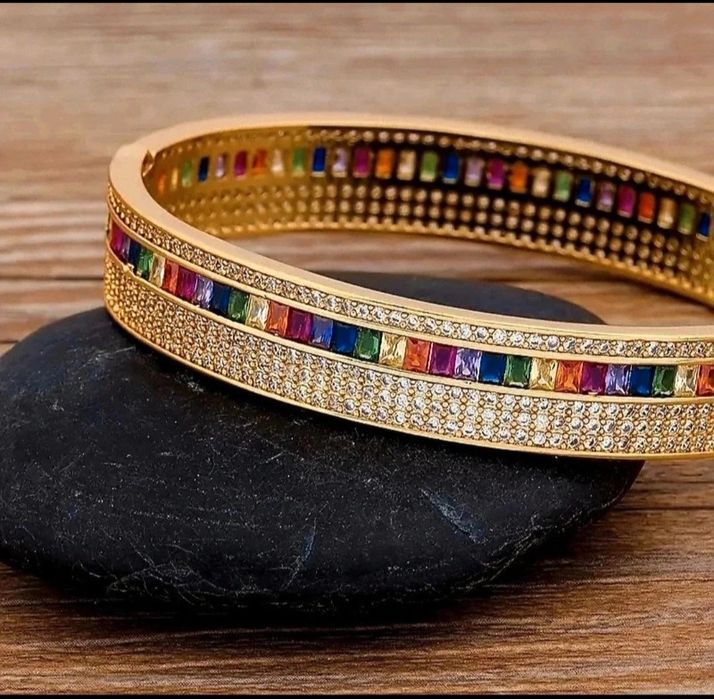 Pulseira em aço inoxidável nova