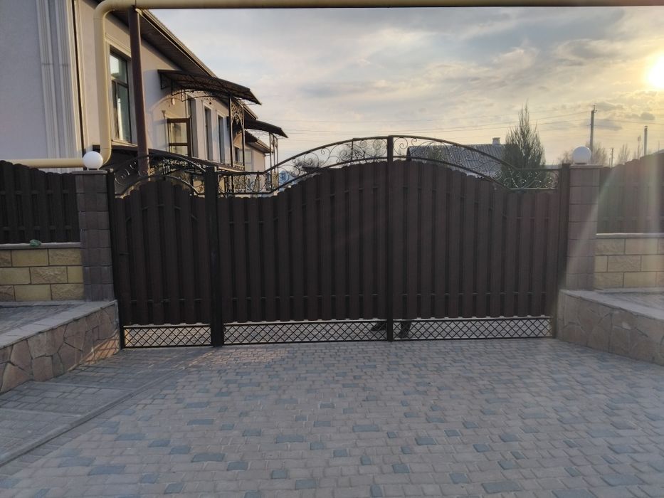 Двері, ворота, паркани