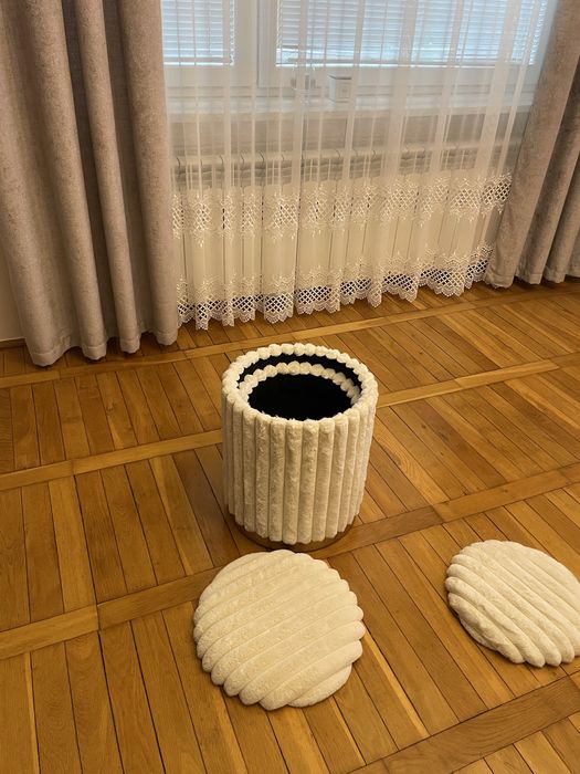 Pufy nowe beżowe