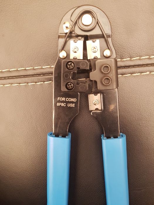 Sprzedam szczypce do zaciskania końcowek przewodow lan