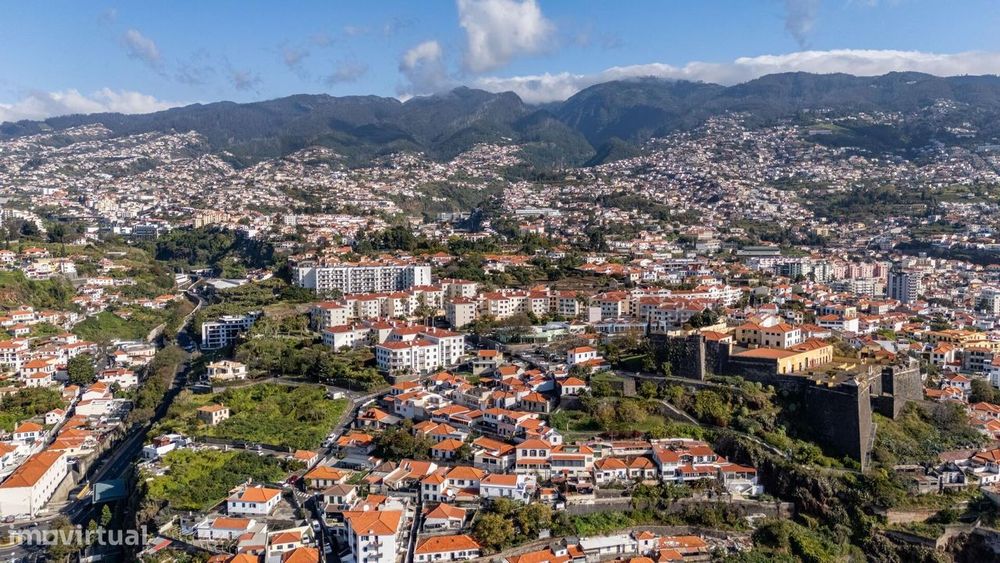Apartamento T2 localizado na Achada