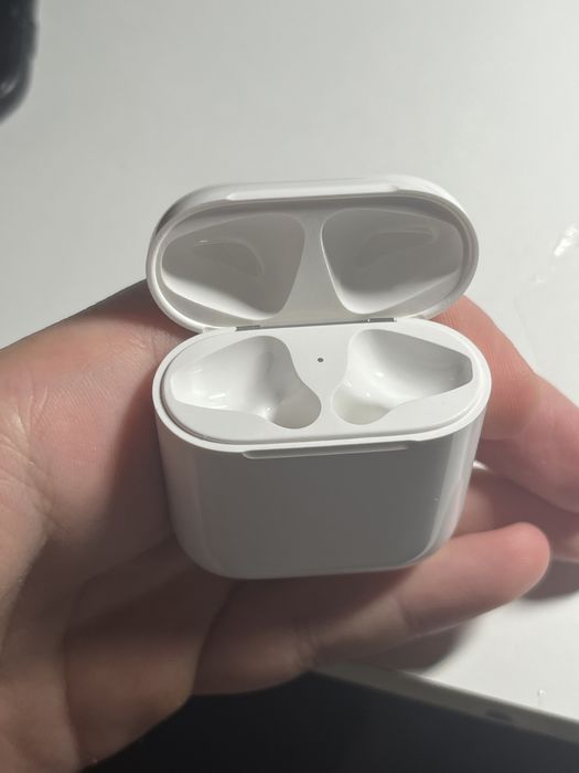 Etui Ladujace Airpods 2 Stan idealny A1602