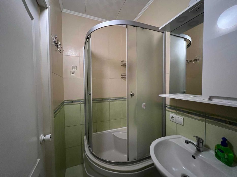 1к Бульвар Лесі Українки 28 метро Печерська 3 хв Подобово Погодинно