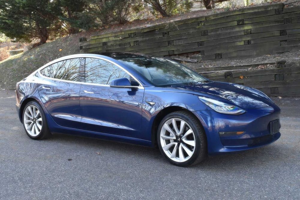 Tesla Model 3 Mid Range      2018