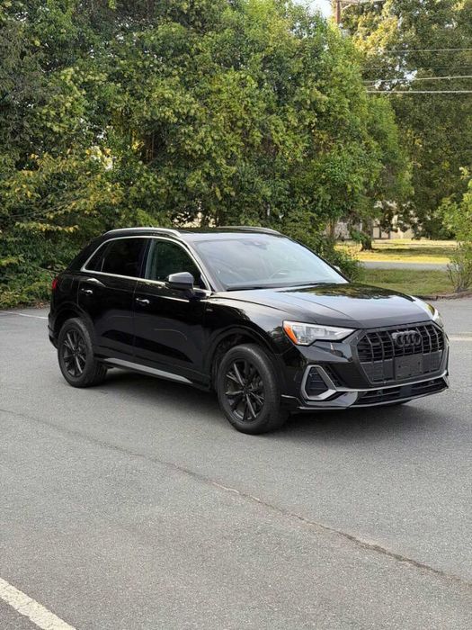Audi Q3 quattro S line Premium 45 TFSI      2021