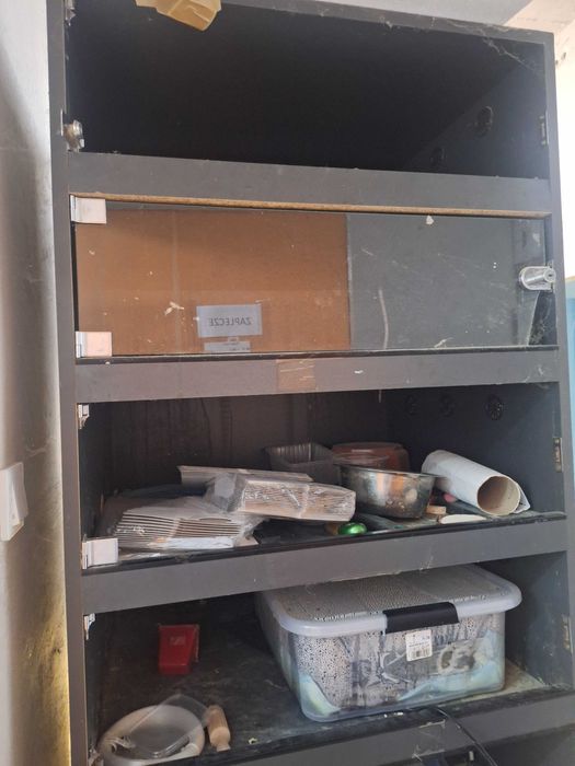 Rack na wężę . Terrarium