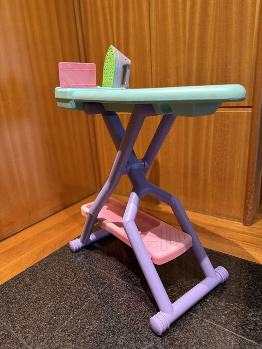 Tábua passar e ferro brincar