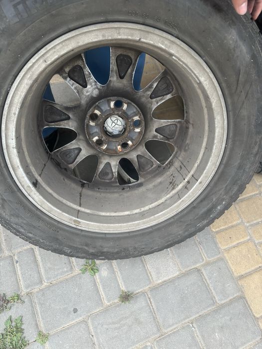 Диски toyota camry r16 с зимней резиной