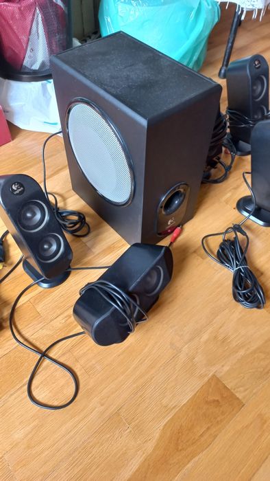 Colunas de som para PC Logitech 5.1