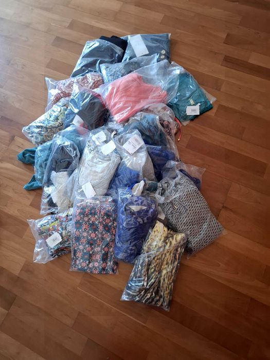 Roupas novas fecho de loja tamanhos variados