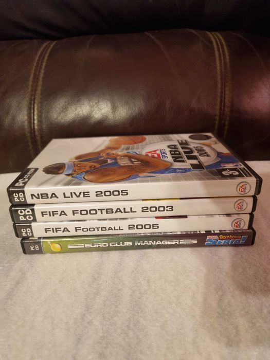 Pudełka na płyty CD/DVD (z grami komputerowymi)