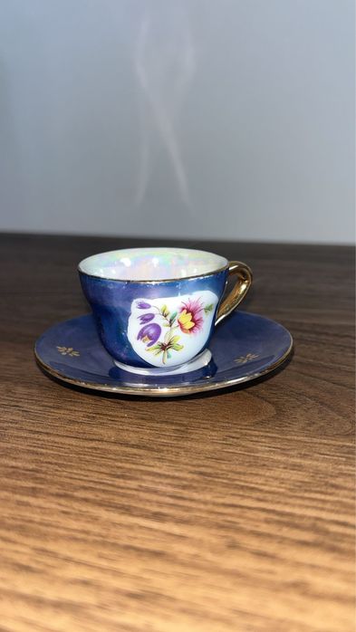 Chávena Vintage Azul Cobalto com Pires Dourado - porcelana