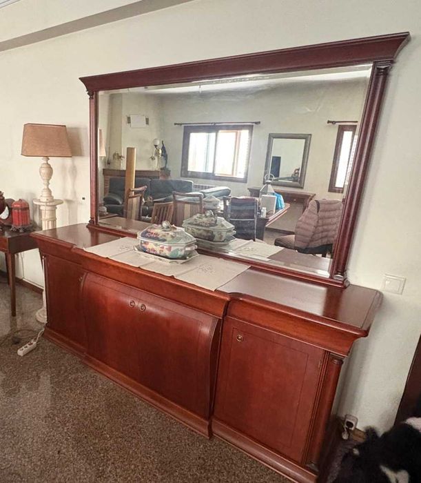 Aparador com espelho em cerejeira